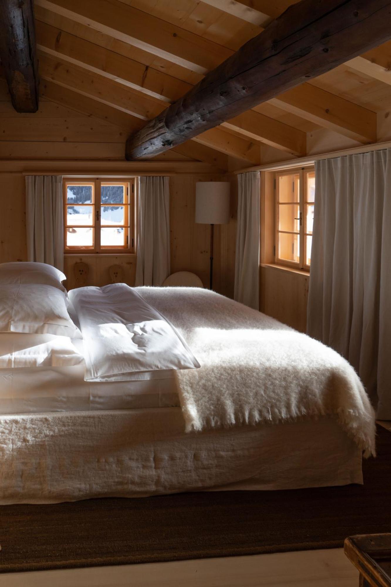 Hotel Almhof Schneider Lech am Arlberg Room photo